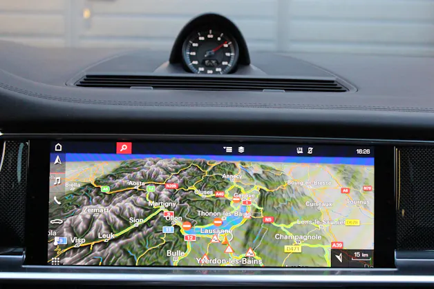 Porsche Panamera GTS Sport Turismo PDK - "CH Fahrzeug * Toit Pano * Sport Chrono * Echap. Sport * Toutes Roues Directr. * Caméra 360'"
