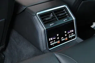 PORSCHE Panamera GTS Sport Turismo PDK - "CH Fahrzeug * Toit Pano * Sport Chrono * Echap. Sport * Toutes Roues Directr. * Caméra 360'"