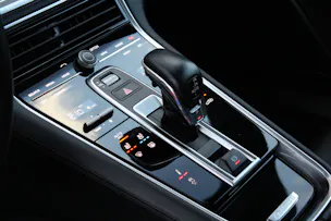 PORSCHE Panamera GTS Sport Turismo PDK - "CH Fahrzeug * Toit Pano * Sport Chrono * Echap. Sport * Toutes Roues Directr. * Caméra 360'"