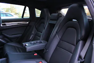 PORSCHE Panamera GTS Sport Turismo PDK - "CH Fahrzeug * Toit Pano * Sport Chrono * Echap. Sport * Toutes Roues Directr. * Caméra 360'"