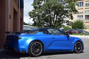 Alpine A110 R - "Bleu Matt * Etrier Bleu * Pack Service inclus gratuit"