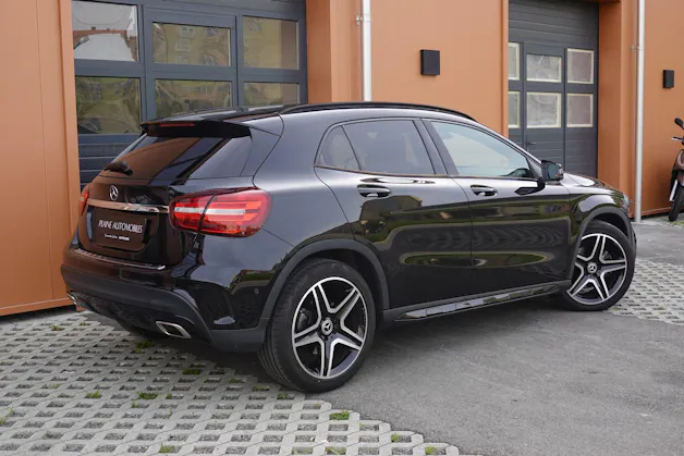 Mercedes-Benz GLA 250 AMG Line 4Matic CH Fahrzeug - "Tempomat * Caméra * Hayon Electrique * GPS * Aide à la conduite"