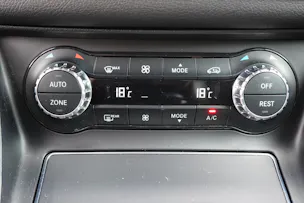 MERCEDES-BENZ GLA 250 AMG Line 4Matic CH Fahrzeug - "Tempomat * Caméra * Hayon Electrique * GPS * Aide à la conduite"