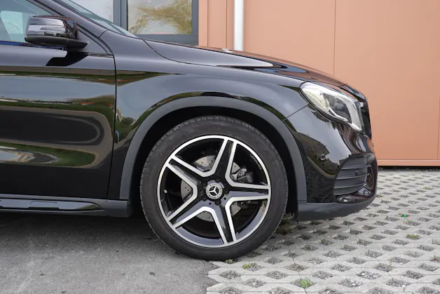 Mercedes-Benz GLA 250 AMG Line 4Matic CH Fahrzeug - "Tempomat * Caméra * Hayon Electrique * GPS * Aide à la conduite"