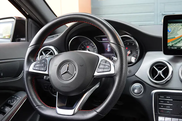 Mercedes-Benz GLA 250 AMG Line 4Matic CH Fahrzeug - "Tempomat * Caméra * Hayon Electrique * GPS * Aide à la conduite"