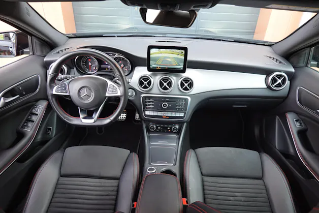 Mercedes-Benz GLA 250 AMG Line 4Matic CH Fahrzeug - "Tempomat * Caméra * Hayon Electrique * GPS * Aide à la conduite"