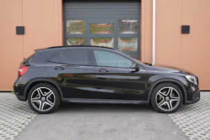 MERCEDES-BENZ GLA 250 AMG Line 4Matic CH Fahrzeug - "Tempomat * Caméra * Hayon Electrique * GPS * Aide à la conduite"