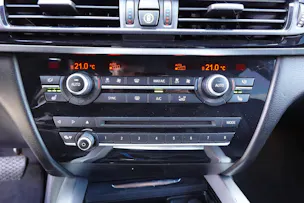 BMW X5 xDrive 25d * Camera recul * intérieur cuir * jantes 19 pouces * sièges chauffants * sièges électriques *