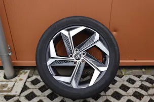 HYUNDAI Tucson 1.6 TGDI HEV Amplia 4WD - "CH Auto * 8 Roues * Caméra * Trempomat Adaptitif"