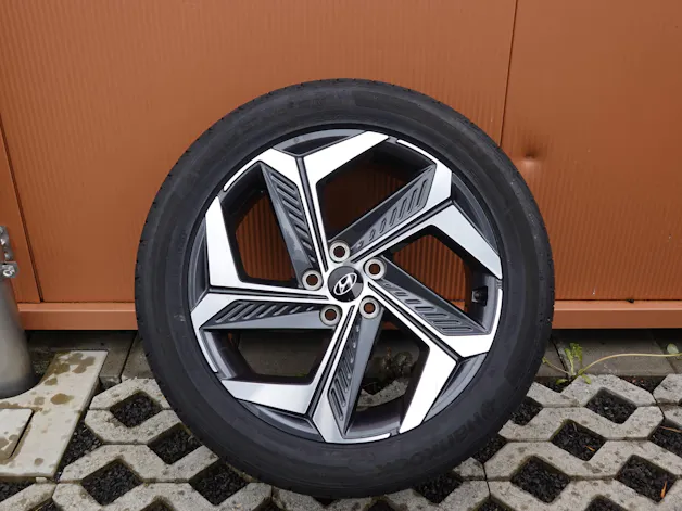 Hyundai Tucson 1.6 TGDI HEV Amplia 4WD - "CH Auto * 8 Roues * Caméra * Trempomat Adaptitif"