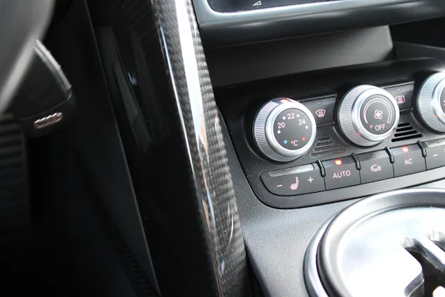 Audi R8 Coupé 4.2 Boite Mécanique " Sidebalde Carbone * Intérieur Carbone * Cuir * GPS * Caméra * Bang & Olufsen * Bluetooth"