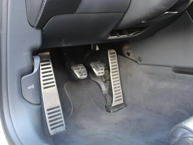 Audi R8 Coupé 4.2 Boite Mécanique " Sidebalde Carbone * Intérieur Carbone * Cuir * GPS * Caméra * Bang & Olufsen * Bluetooth"