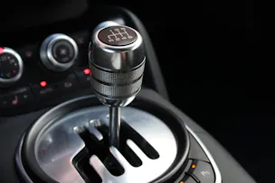 Audi R8 Coupé 4.2 Boite Mécanique " Sidebalde Carbone * Intérieur Carbone * Cuir * GPS * Caméra * Bang & Olufsen * Bluetooth"