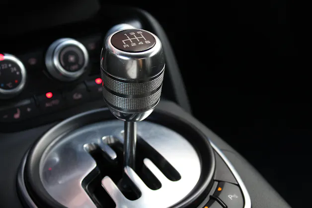 Audi R8 Coupé 4.2 Boite Mécanique " Sidebalde Carbone * Intérieur Carbone * Cuir * GPS * Caméra * Bang & Olufsen * Bluetooth"