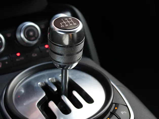 Audi R8 Coupé 4.2 Boite Mécanique " Sidebalde Carbone * Intérieur Carbone * Cuir * GPS * Caméra * Bang & Olufsen * Bluetooth"