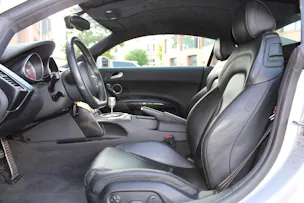 Audi R8 Coupé 4.2 Boite Mécanique " Sidebalde Carbone * Intérieur Carbone * Cuir * GPS * Caméra * Bang & Olufsen * Bluetooth"