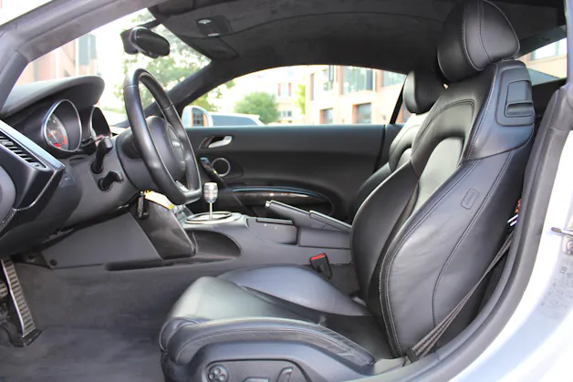 Audi R8 Coupé 4.2 Boite Mécanique " Sidebalde Carbone * Intérieur Carbone * Cuir * GPS * Caméra * Bang & Olufsen * Bluetooth"
