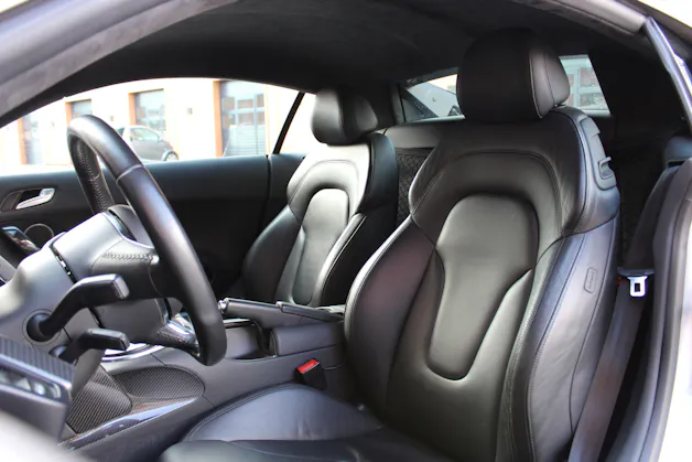 Audi R8 Coupé 4.2 Boite Mécanique " Sidebalde Carbone * Intérieur Carbone * Cuir * GPS * Caméra * Bang & Olufsen * Bluetooth"
