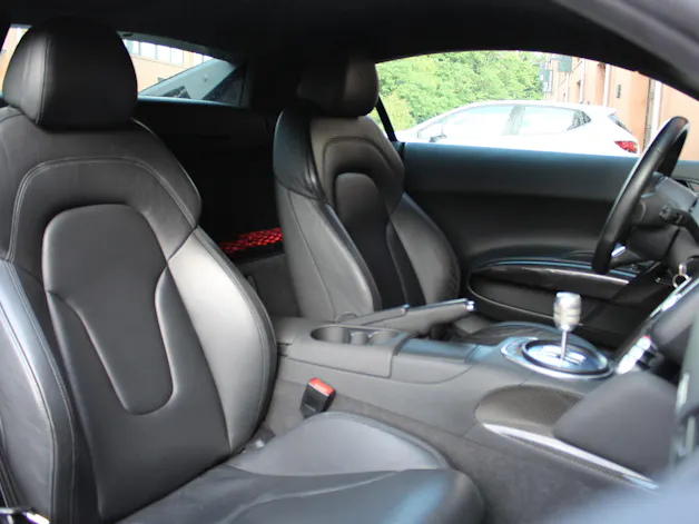 Audi R8 Coupé 4.2 Boite Mécanique " Sidebalde Carbone * Intérieur Carbone * Cuir * GPS * Caméra * Bang & Olufsen * Bluetooth"