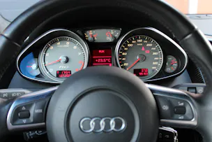 Audi R8 Coupé 4.2 Boite Mécanique " Sidebalde Carbone * Intérieur Carbone * Cuir * GPS * Caméra * Bang & Olufsen * Bluetooth"