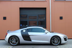 Audi R8 Coupé 4.2 Boite Mécanique " Sidebalde Carbone * Intérieur Carbone * Cuir * GPS * Caméra * Bang & Olufsen * Bluetooth"