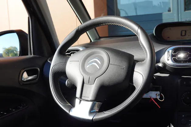 Citroën C3 Picasso 1.2 - "Véhicule CH * Embrayage neuf * 8 Roues * Régulateur de vitesse * capteur stationnement * intérieur tissus"