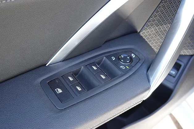 BMW X1 sDrive 18i M Sport * Véhicule CH * Caméra + Capteurs * Hayon électrique * Pack M * Tempomat * Phares automatiques *