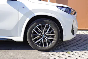 BMW X1 sDrive 18i M Sport * Véhicule CH * Caméra + Capteurs * Hayon électrique * Pack M * Tempomat * Phares automatiques *