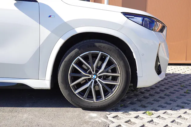 BMW X1 sDrive 18i M Sport * Véhicule CH * Caméra + Capteurs * Hayon électrique * Pack M * Tempomat * Phares automatiques *