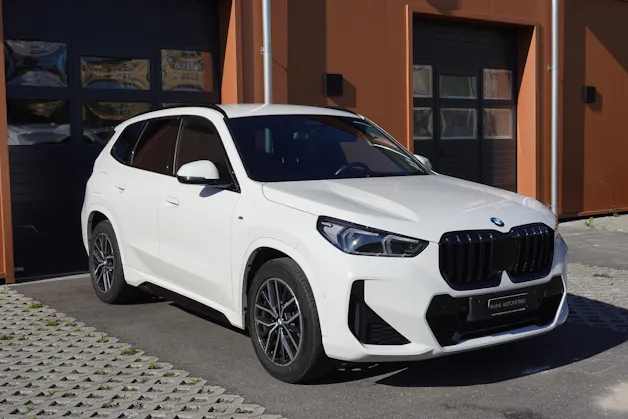 BMW X1 sDrive 18i M Sport * Véhicule CH * Caméra + Capteurs * Hayon électrique * Pack M * Tempomat * Phares automatiques *
