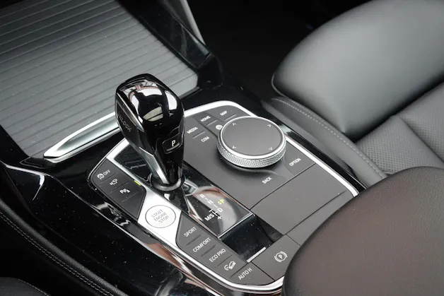 BMW X4 xDrive 48V 20d M Sport * Vehicule CH * Pack M * Camera 360 * jantes 20 * sièges chauffants et électriques *