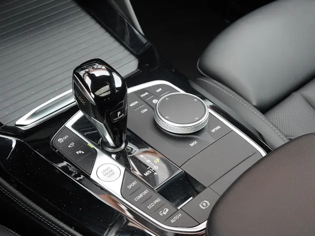 BMW X4 xDrive 48V 20d M Sport * Vehicule CH * Pack M * Camera 360 * jantes 20 * sièges chauffants et électriques *