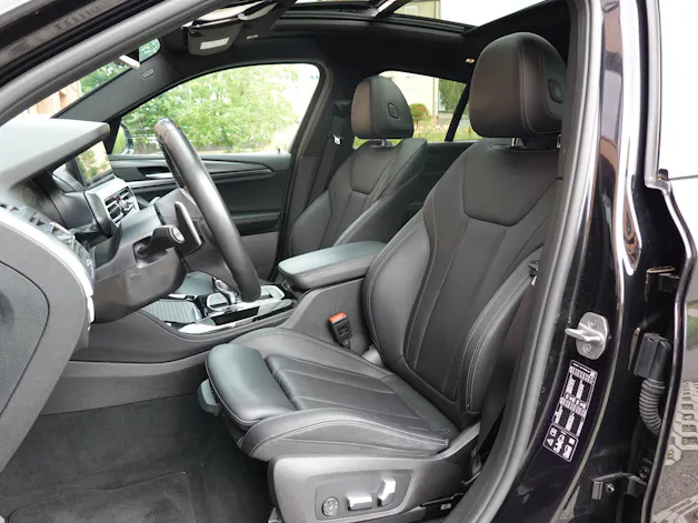 BMW X4 xDrive 48V 20d M Sport * Vehicule CH * Pack M * Camera 360 * jantes 20 * sièges chauffants et électriques *