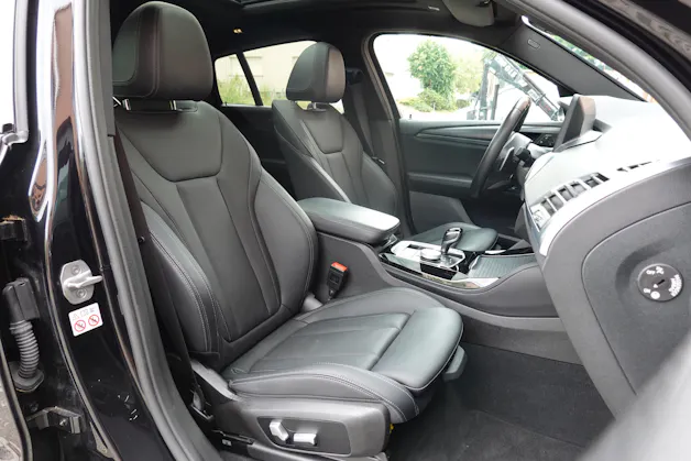 BMW X4 xDrive 48V 20d M Sport * Vehicule CH * Pack M * Camera 360 * jantes 20 * sièges chauffants et électriques *
