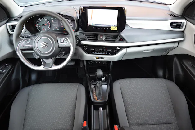 Suzuki Swift 1.2 Compact+ Hybrid CVT - "Tempomat Adapt. * Caméra de recul * Sièges chauffants * Apple Car Play * Aides Conduites"