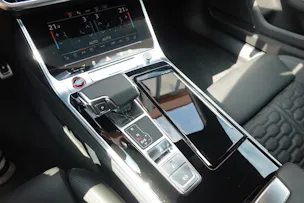 AUDI RS6 Avant 4.0 TFSI V8 Performance "* Vehicule CH * Sièges électriques/Chauffants/Ventiles * Son Bang & Olufsen *"
