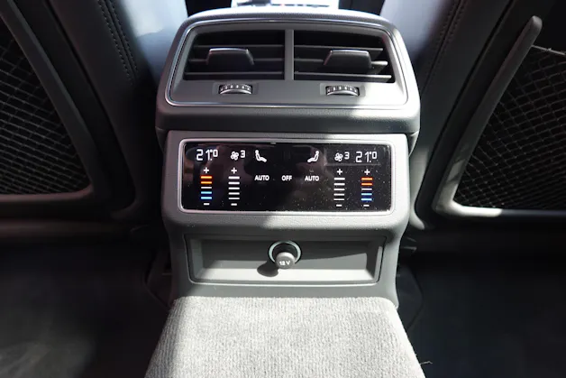 Audi RS6 Avant 4.0 TFSI V8 Performance "* Vehicule CH * Sièges électriques/Chauffants/Ventiles * Son Bang & Olufsen *"