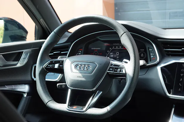 Audi RS6 Avant 4.0 TFSI V8 Performance "* Vehicule CH * Sièges électriques/Chauffants/Ventiles * Son Bang & Olufsen *"