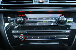 BMW X5 xDrive M50d M-Sport Steptronic - "Toit Ouvrant * Pack M * Head-Up Display * Sièges Electrique Mém * Caméra de Recul"