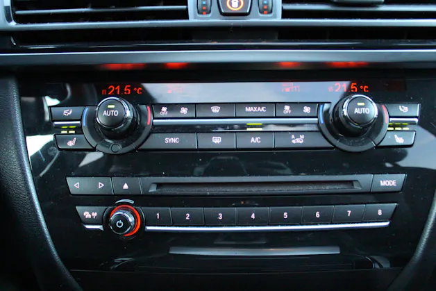 BMW X5 xDrive M50d M-Sport Steptronic - "Toit Ouvrant * Pack M * Head-Up Display * Sièges Electrique Mém * Caméra de Recul"