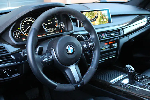 BMW X5 xDrive M50d M-Sport Steptronic - "Toit Ouvrant * Pack M * Head-Up Display * Sièges Electrique Mém * Caméra de Recul"