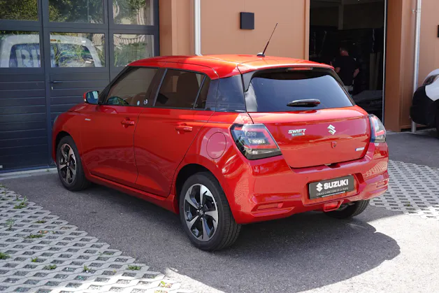 Suzuki Swift 1.2 Tradizio Top Hybrid CVT - "5 ans de garantie * Rétro Elect * Caméra * GPS * Apple Car Play * Rabais Taxe Auto"
