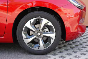 Suzuki Swift 1.2 Tradizio Top Hybrid CVT - "5 ans de garantie * Rétro Elect * Caméra * GPS * Apple Car Play * Rabais Taxe Auto"