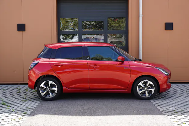 Suzuki Swift 1.2 Tradizio Top Hybrid CVT - "5 ans de garantie * Rétro Elect * Caméra * GPS * Apple Car Play * Rabais Taxe Auto"