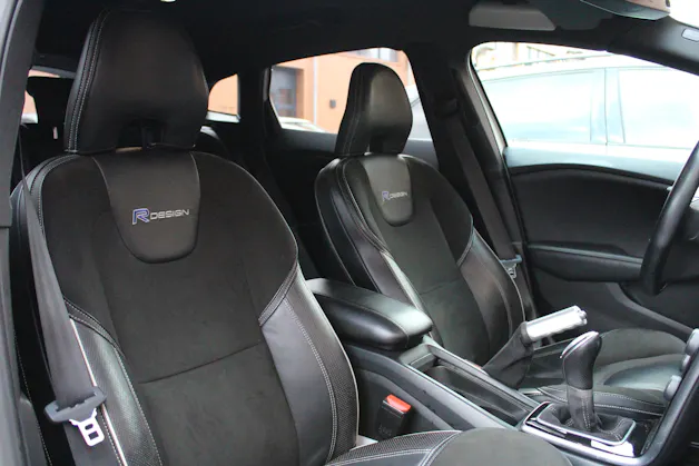 Volvo V40 Sport200 - "Edition 1/200 exemplaires * Kit complet Maxton * Echappement Heico * Entretien suivi"