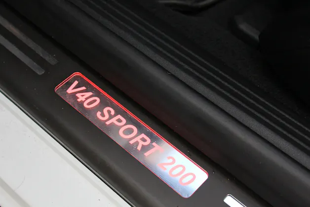 Volvo V40 Sport200 - "Edition 1/200 exemplaires * Kit complet Maxton * Echappement Heico * Entretien suivi"