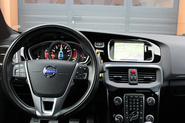 Volvo V40 Sport200 - "Edition 1/200 exemplaires * Kit complet Maxton * Echappement Heico * Entretien suivi"
