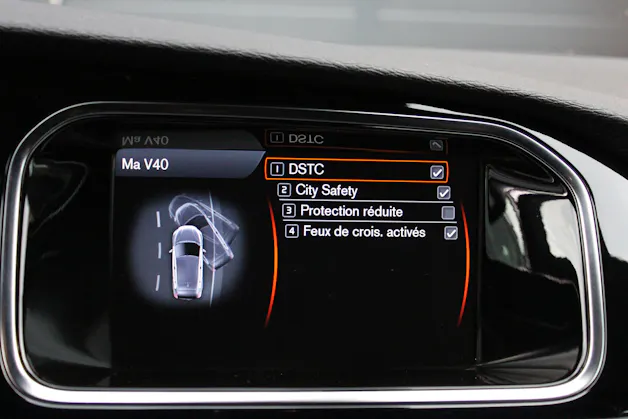 Volvo V40 Sport200 - "Edition 1/200 exemplaires * Kit complet Maxton * Echappement Heico * Entretien suivi"