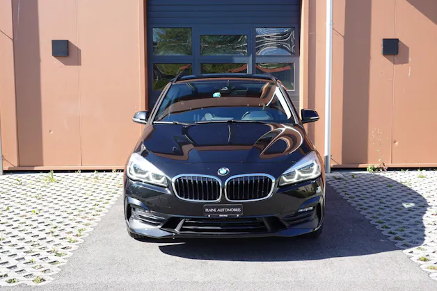 BMW 218d xDrive Active Tourer Steptronic -" * Véhicule CH * Caméra + Capteurs * Hayon électrique * Tempomat * Phares automatiques "