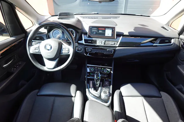 BMW 218d xDrive Active Tourer Steptronic -" * Véhicule CH * Caméra + Capteurs * Hayon électrique * Tempomat * Phares automatiques "